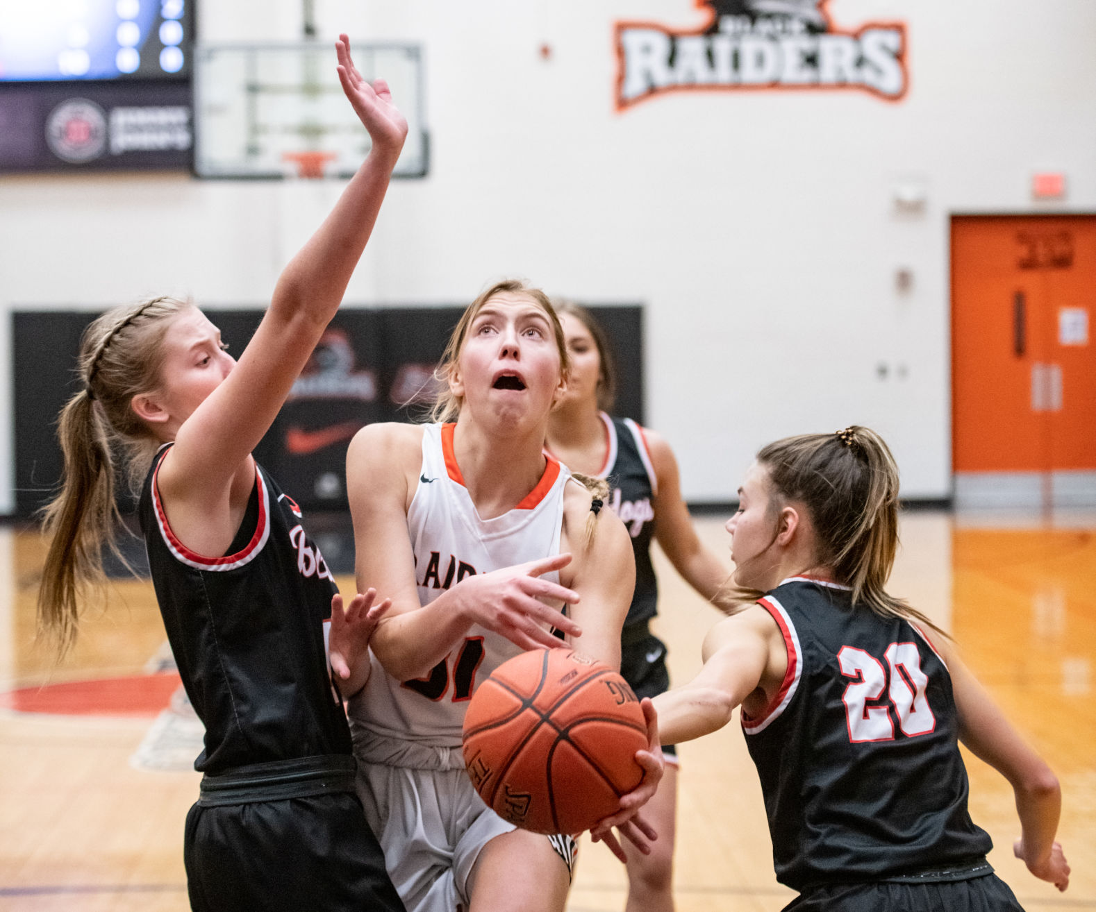 East vs Le Mars basketball